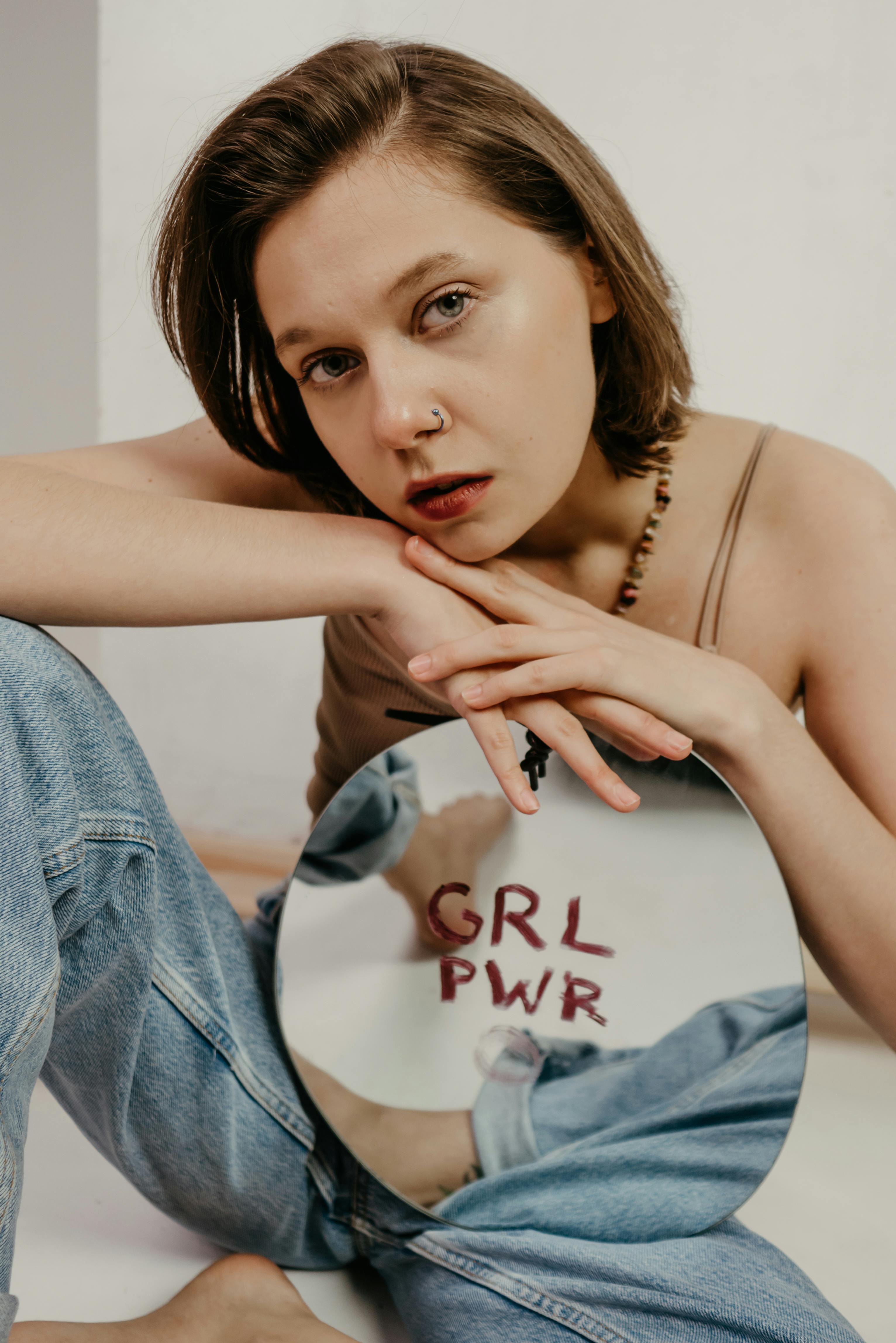 《天穹回声》海报