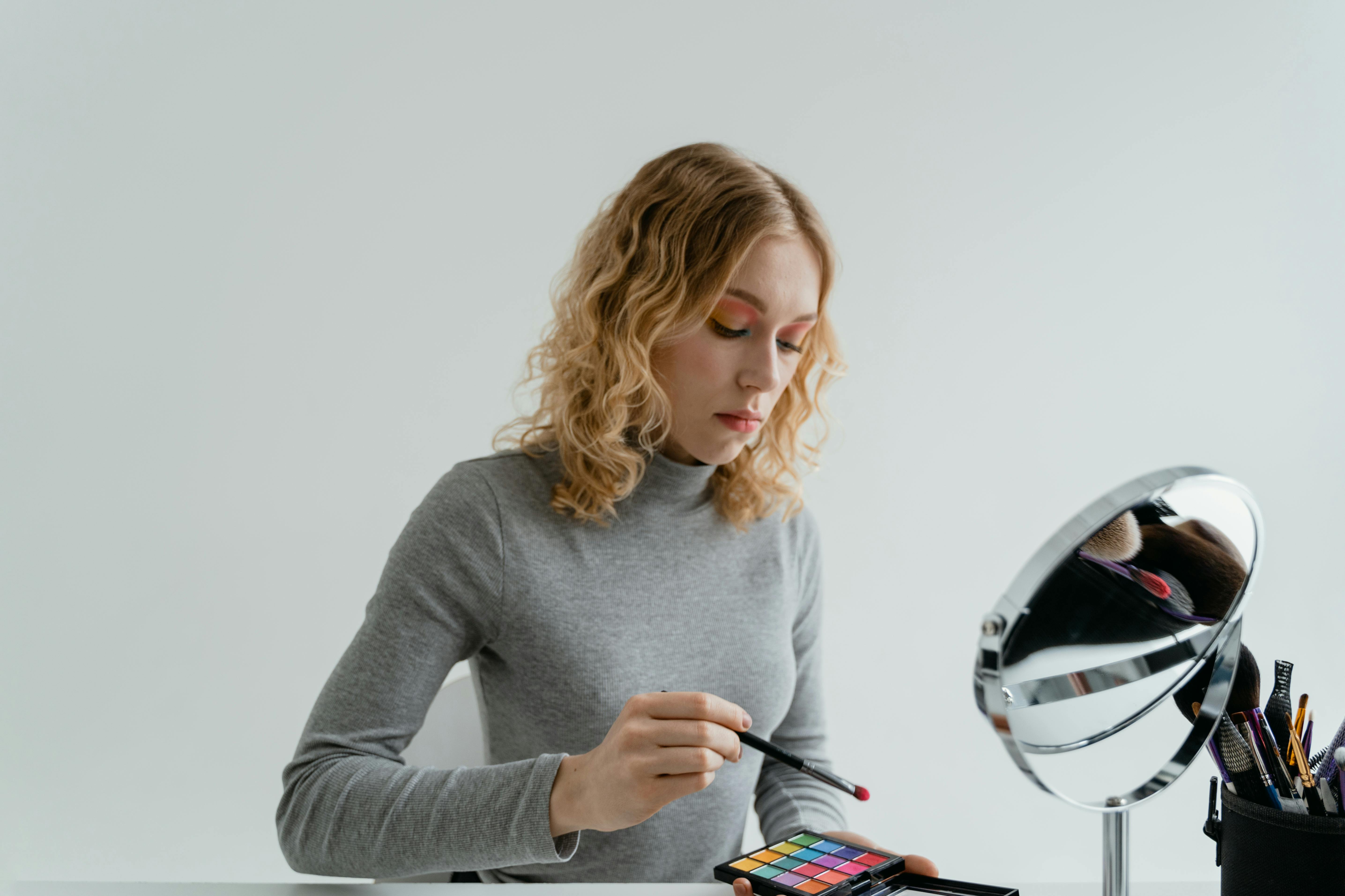 《秘境回声门》海报